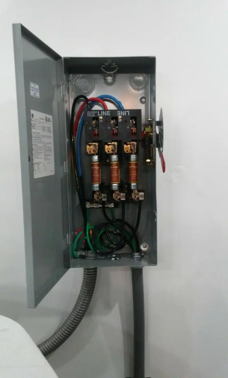 Three-phase disconnect switch installed for Smoke Detector Installation in Front Royal